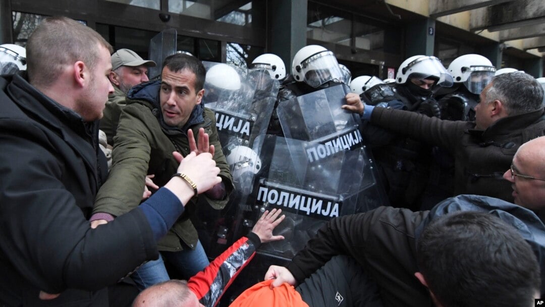 Σερβία: Σύλληψη 11 προσώπων για πράξεις υποκινούμενες από μίσος