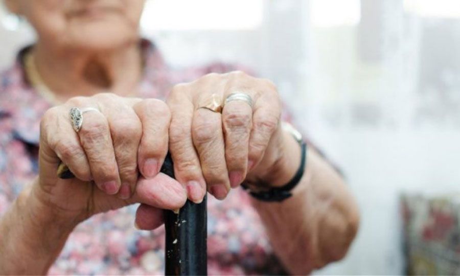 Γαλλία: 750.000 ηλικιωμένοι βρίσκονται σε κατάσταση «κοινωνικού θανάτου»