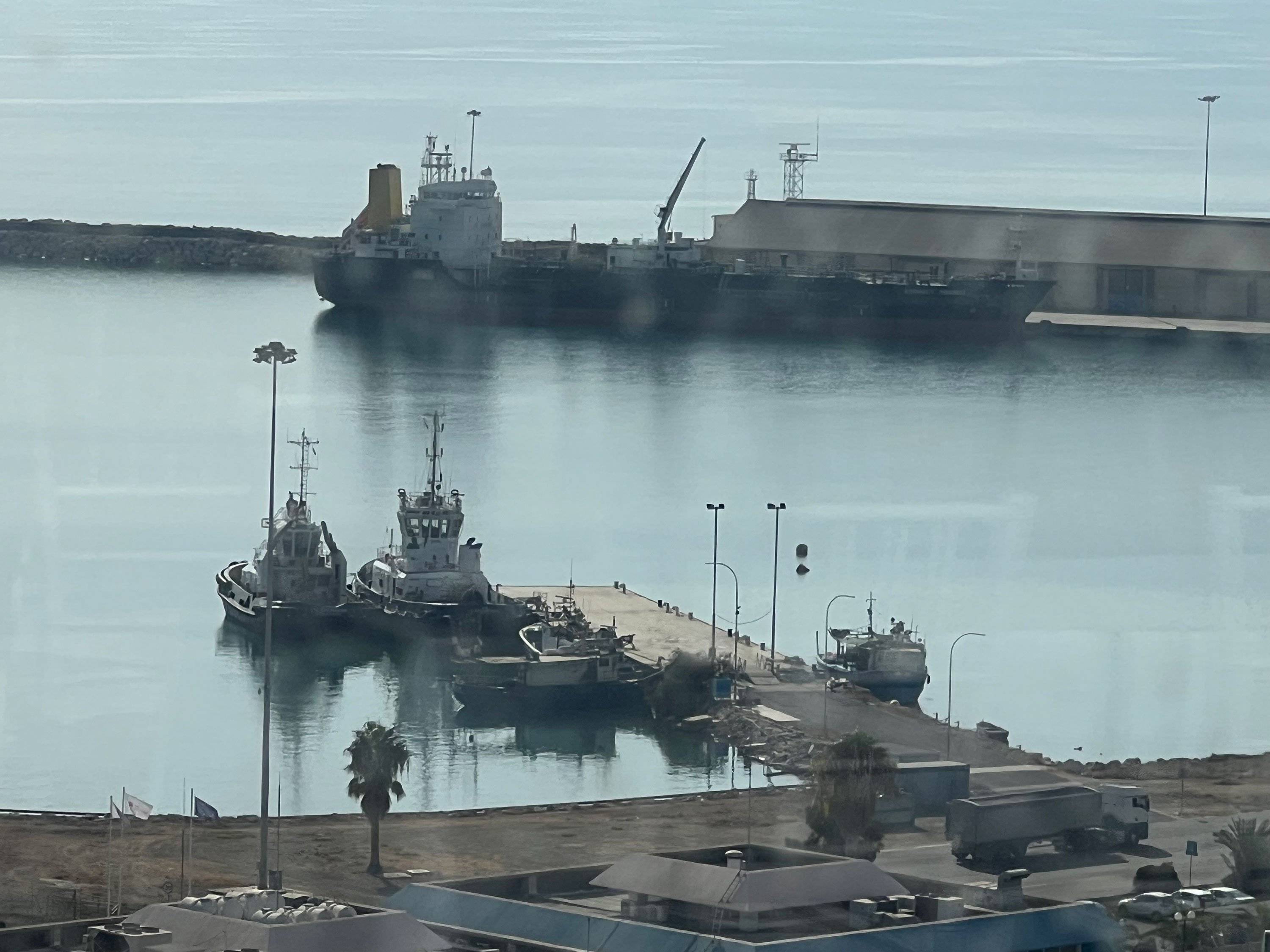 Συγκέντρωση υποστήριξης έξω από το λιμάνι Λάρνακας για το πλοίο του Στολίσκου