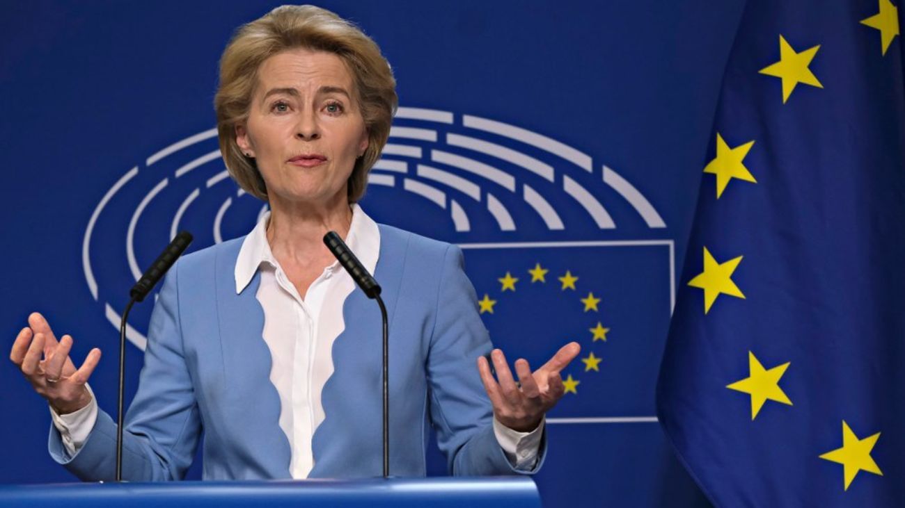 Φον ντερ Λάιεν: Απέκρουσε τη διπλή πρόταση μομφής