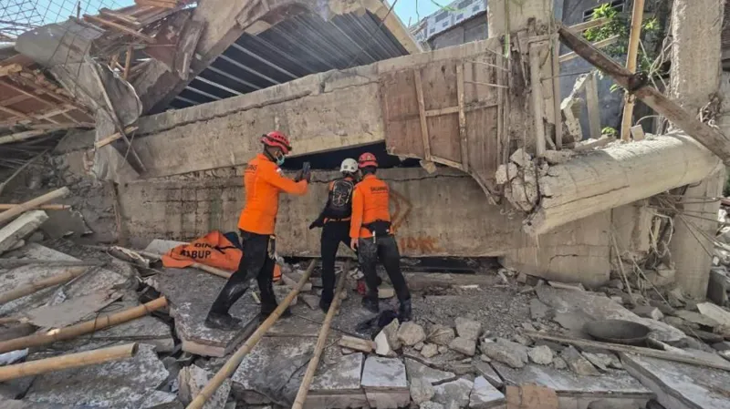 Ινδονησία: 67 ο αριθμός των θυμάτων από την κατάρρευση ισλαμικού οικοτροφείου