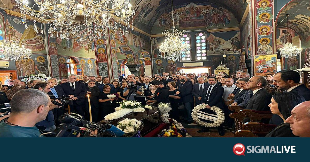 Αυτή την ώρα το τελευταίο αντίο στην Καίτη Κληρίδου (ΦΩΤΟΣ)