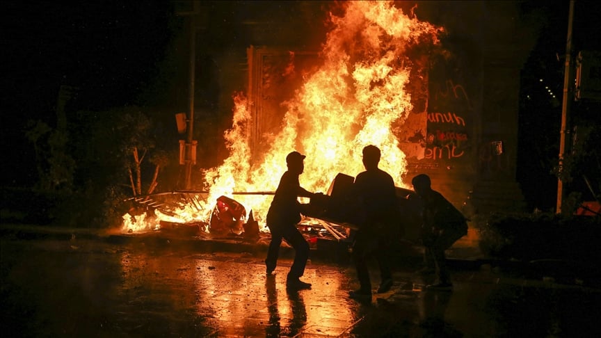 Ινδονησία: Δεξαμενόπλοιο έπιασε φωτιά κατά την επισκευή του – Δέκα νεκροί Ινδονησία: Δεξαμενόπλοιο έπιασε φωτιά κατά την επισκευή του – Δέκα νεκροί