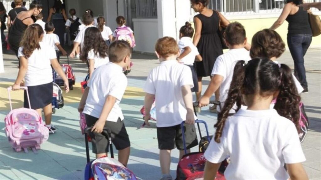 Λεμεσός: Διαμαρτυρία μαθητών και γονέων Ζ για διαρρήξεις και κλοπές Λεμεσός: Διαμαρτυρία μαθητών και γονέων Ζ για διαρρήξεις και κλοπές