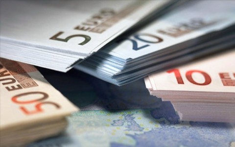 ΑΚΕΛ: Οι Κύπριοι εξοργίζονται από την κοροϊδία ότι ο μέσος μισθός είναι €2,500