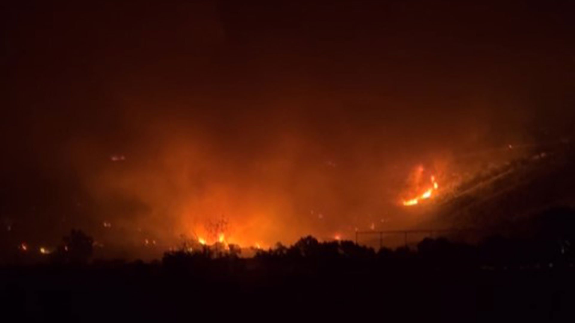 Πυρκαγιά ξέσπασε στην Πάφο – Στο σημείο δυνάμεις πυρόσβεσης (ΒΙΝΤΕΟ) Πυρκαγιά ξέσπασε στην Πάφο – Στο σημείο δυνάμεις πυρόσβεσης (ΒΙΝΤΕΟ)
