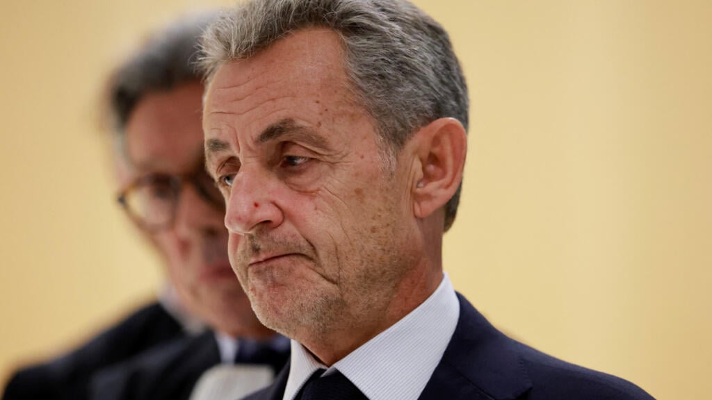 Φυλάκιση Νικολά Σαρκοζί: Ξεκινάει η έκτιση της ποινής την Τρίτη (21/10) Φυλάκιση Νικολά Σαρκοζί: Ξεκινάει η έκτιση της ποινής την Τρίτη (21/10)