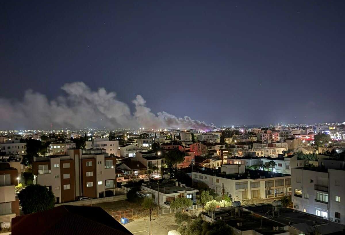 Στην κυκλοφορία το σημείο στη Λεωφόρο Στροβόλου που έκλεισε λόγω πυρκαγιάς Στην κυκλοφορία το σημείο στη Λεωφόρο Στροβόλου που έκλεισε λόγω πυρκαγιάς