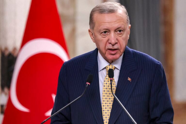 Bloomberg: Στο Κατάρ ο Ερντογάν για να αγοράσει μεταχειρισμένα Eurofighters Bloomberg: Στο Κατάρ ο Ερντογάν για να αγοράσει μεταχειρισμένα Eurofighters