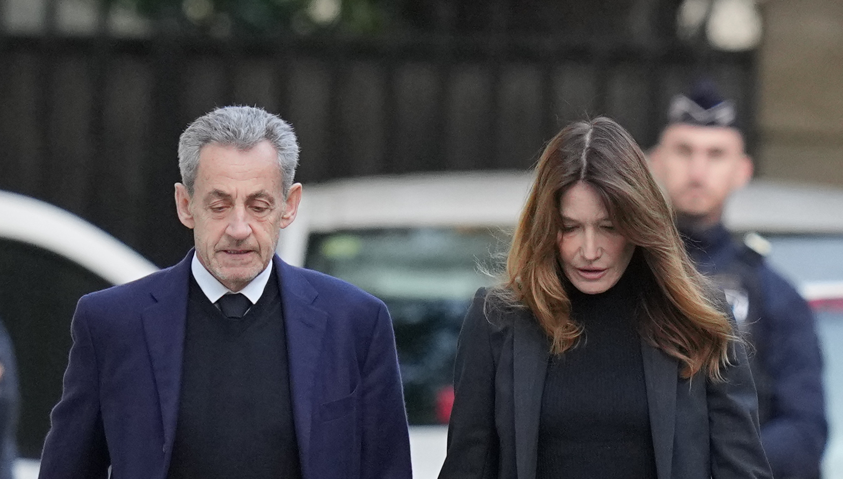 Νικολά Σαρκοζί: Θα παραμείνει έγκλειστος στη φυλακή για 3 εβδομάδες Νικολά Σαρκοζί: Θα παραμείνει έγκλειστος στη φυλακή για 3 εβδομάδες