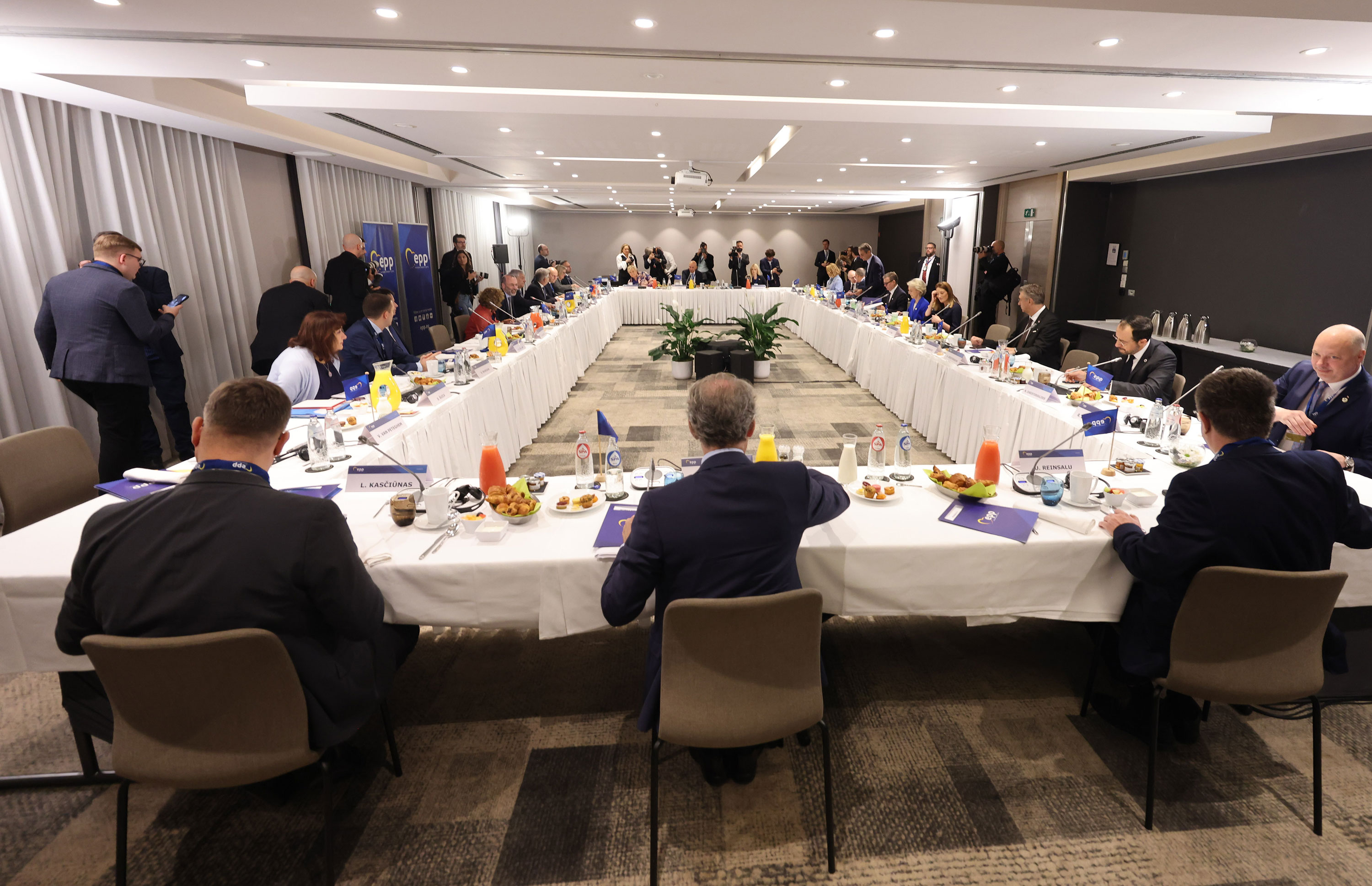 Αναφορά στη διακήρυξη του ΕΛΚ για τη Μέση Ανατολή με πρωτοβουλία Κύπρου Αναφορά στη διακήρυξη του ΕΛΚ για τη Μέση Ανατολή με πρωτοβουλία Κύπρου