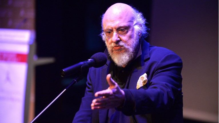 Σαββόπουλος: Συγκίνηση στην κηδεία, «λύγισαν» συνεργάτες και φίλοι