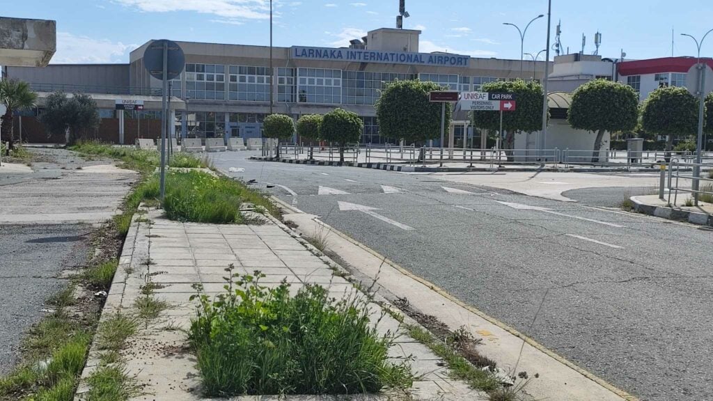 Επενδύσεις εκατομμυρίων στο παλιό αεροδρόμιο Λάρνακας (vid) Επενδύσεις εκατομμυρίων στο παλιό αεροδρόμιο Λάρνακας (vid)