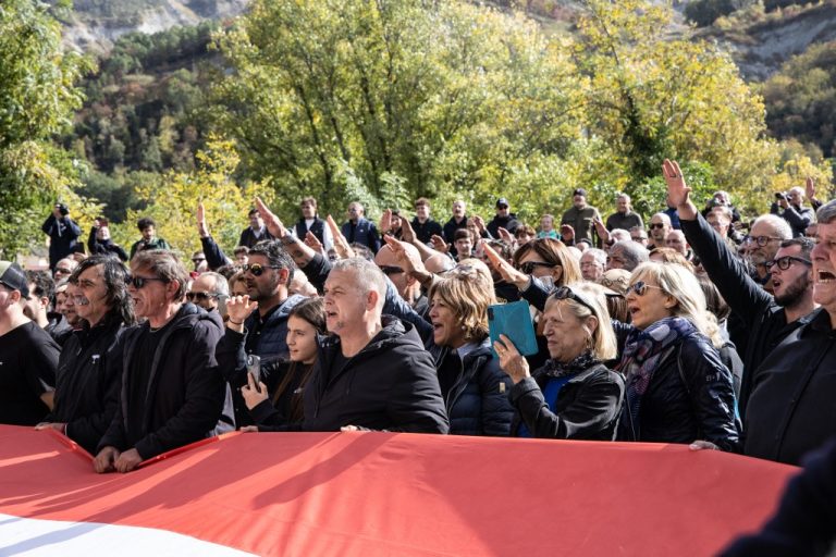 Περίπου χίλιοι νοσταλγοί του Μουσολίνι συγκεντρώθηκαν στο Πρεντάπιο Περίπου χίλιοι νοσταλγοί του Μουσολίνι συγκεντρώθηκαν στο Πρεντάπιο