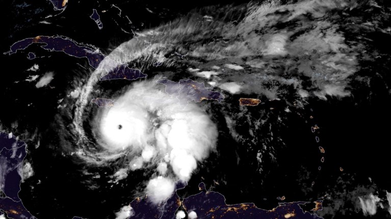 NHC: Ο κυκλώνας Μελίσα στην Καραϊβική ενισχύθηκε στη μέγιστη βαθμίδα 5