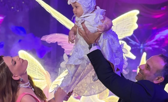 Μαρία Λοϊζου: Η παραμυθένια βάπτιση της κόρης της Μαρία Λοϊζου: Η παραμυθένια βάπτιση της κόρης της