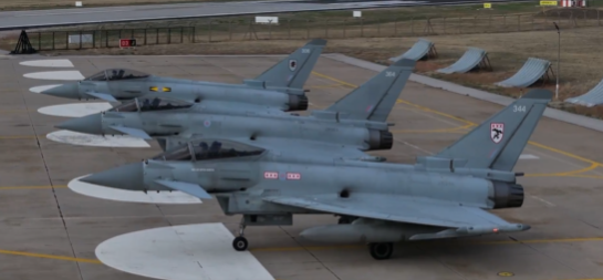 ΒΙΝΤΕΟ: Τα τουρκικά F-16 υποδέχονται τα Eurofighters πάνω από την Άγκυρα ΒΙΝΤΕΟ: Τα τουρκικά F-16 υποδέχονται τα Eurofighters πάνω από την Άγκυρα