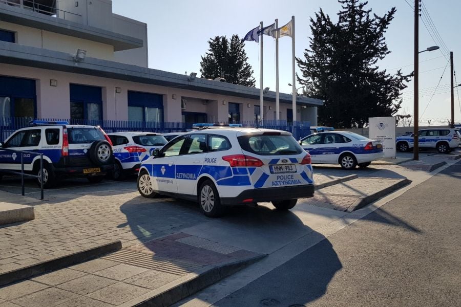 Εμπρησμός αυτοκινήτου στην Πάφο – Χειροπέδες σε δύο πρόσωπα Εμπρησμός αυτοκινήτου στην Πάφο – Χειροπέδες σε δύο πρόσωπα