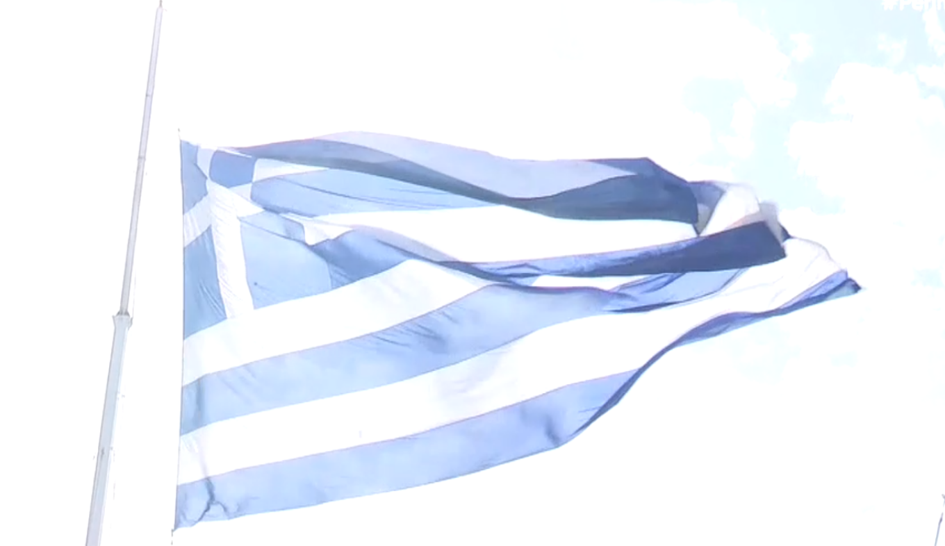 Χίος: Υψώθηκε τεράστια ελληνική σημαία στο λιμάνι ενόψει της 28ης Οκτωβρίου Χίος: Υψώθηκε τεράστια ελληνική σημαία στο λιμάνι ενόψει της 28ης Οκτωβρίου