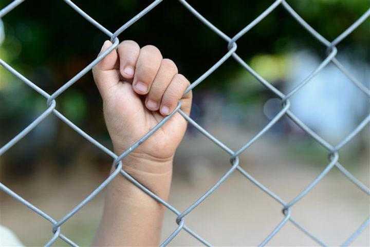 Σουηδία: Νομοθεσία προβλέπει ότι παιδιά από 13 ετών θα μπορούν να φυλακίζονται Σουηδία: Νομοθεσία προβλέπει ότι παιδιά από 13 ετών θα μπορούν να φυλακίζονται