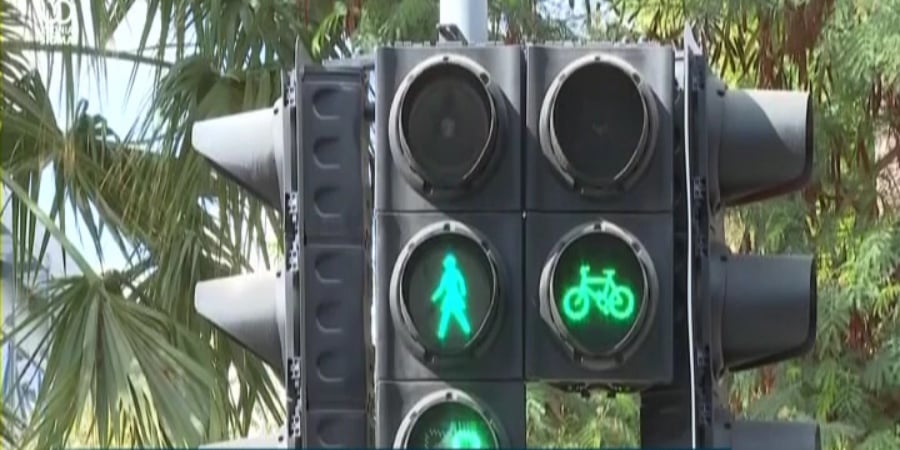 ΒΙΝΤΕΟ: Τέλος ο Σταμάτης και ο Γρηγόρης-Μπήκαν γυναικείες φιγούρες στα φανάρια ΒΙΝΤΕΟ: Τέλος ο Σταμάτης και ο Γρηγόρης-Μπήκαν γυναικείες φιγούρες στα φανάρια