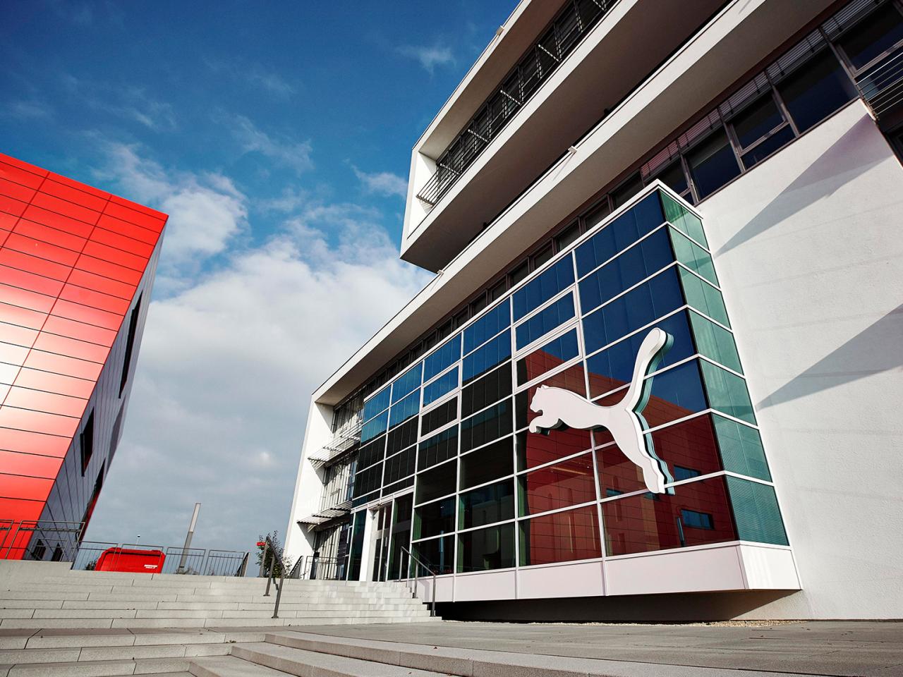 Γερμανία: Η Puma προχωράει σε 900 απολύσεις καθώς μειώνονται οι πωλήσεις