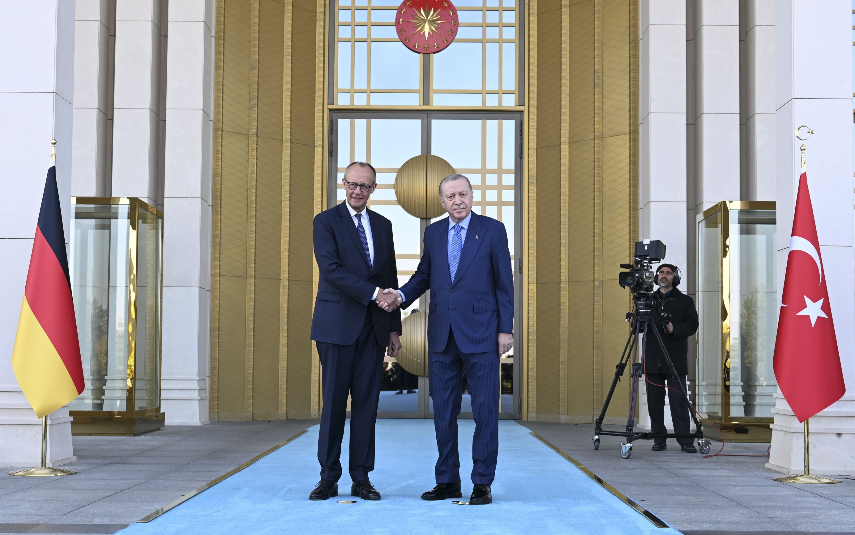 Ερντογάν-Μερτς: Σύμπλευση με αιχμή την αμυντική συνεργασία Ερντογάν-Μερτς: Σύμπλευση με αιχμή την αμυντική συνεργασία