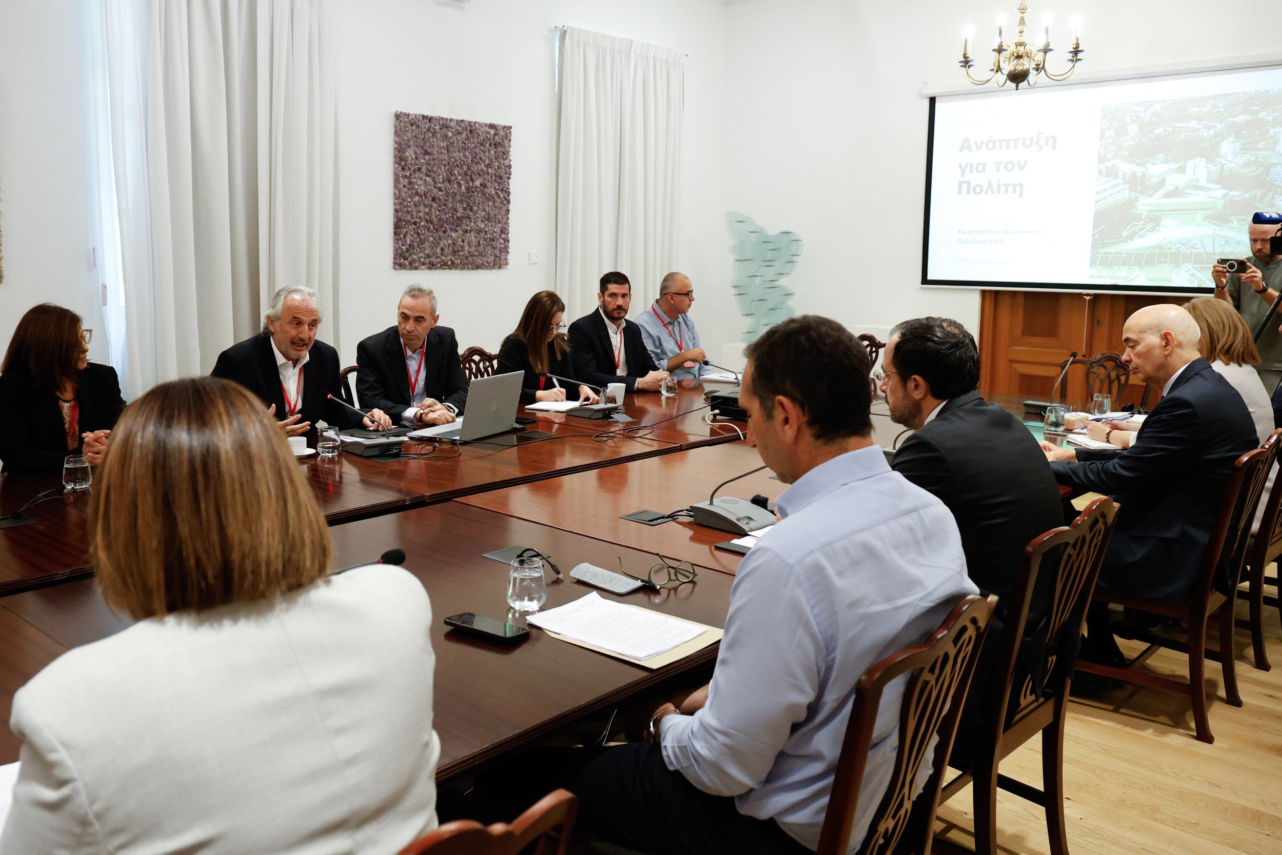 ΠτΔ για δημόσιες συμβάσεις: «Διορθωτικές κινήσεις, να αποφευχθούν στρεβλώσεις» ΠτΔ για δημόσιες συμβάσεις: «Διορθωτικές κινήσεις, να αποφευχθούν στρεβλώσεις»