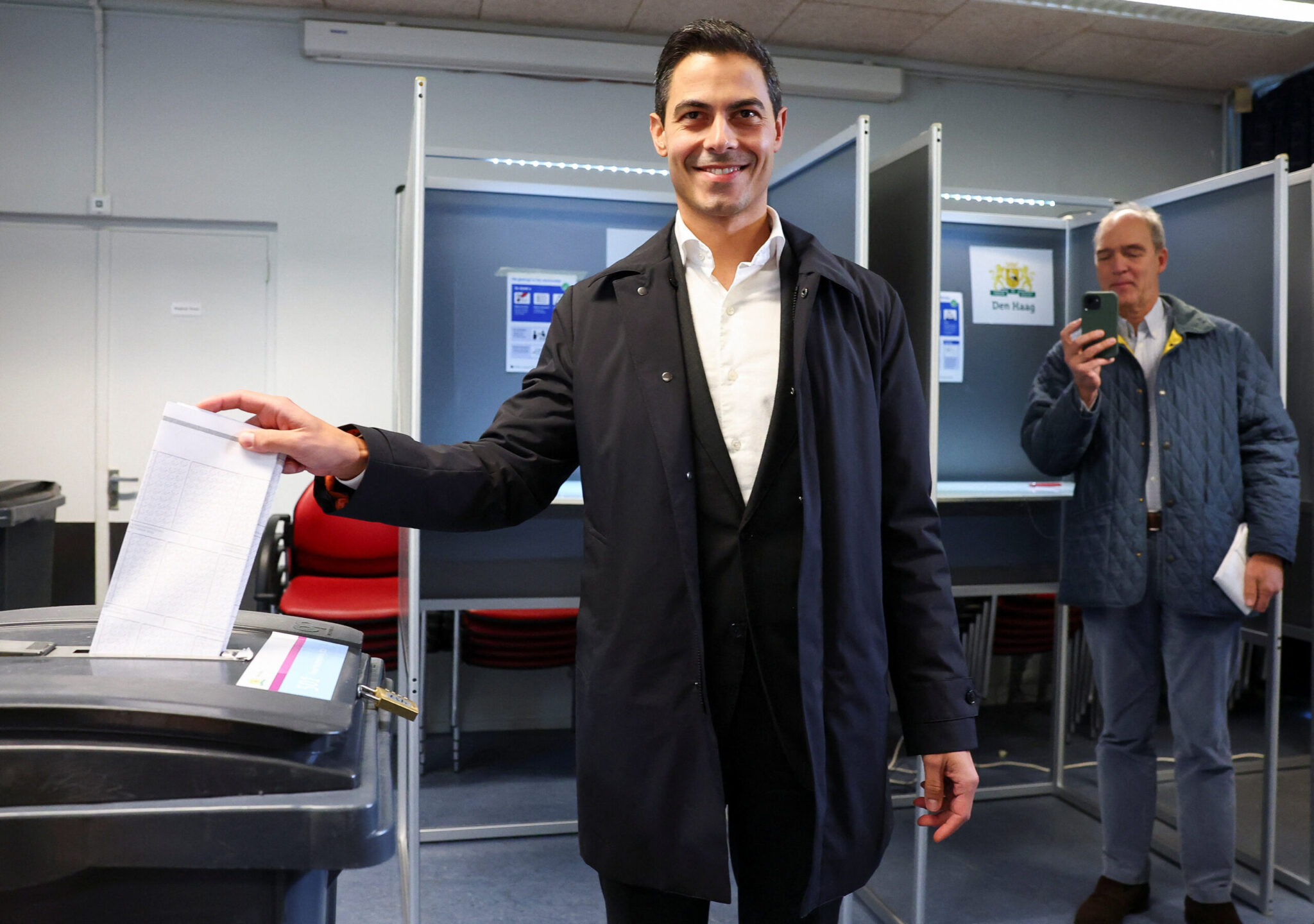 Ολλανδία: Ο Βίλντερς μιλά για «παρατυπίες» στις εκλογές μετά τη νίκη του D66 Ολλανδία: Ο Βίλντερς μιλά για «παρατυπίες» στις εκλογές μετά τη νίκη του D66