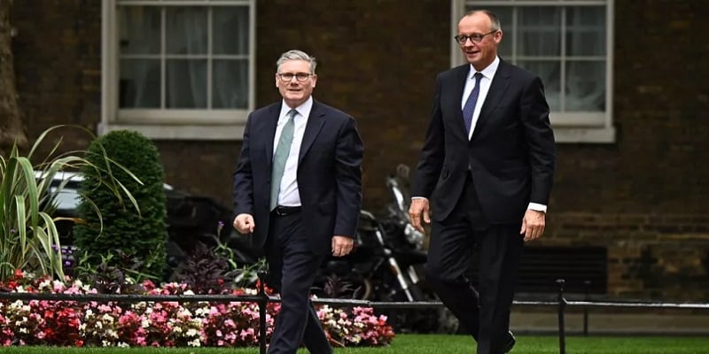 Πώς η αντιπολίτευση της Τουρκίας διαβάζει τις επισκέψεις Στάρμερ και Μερτς;