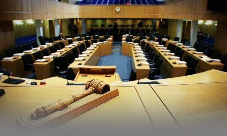 Στα συρτάρια για 7 μήνες η Πρόταση Νόμου για χημικό ευνουχισμό σε παιδοβιαστές