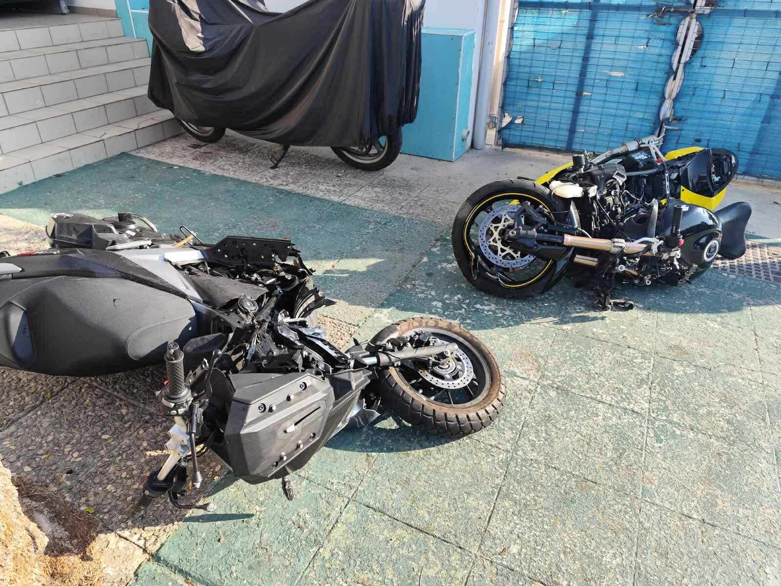 Εικόνες από τη σύγκρουση μοτοσικλετών στην Αγ.Νάπα- Η κατάσταση των τραυματιών