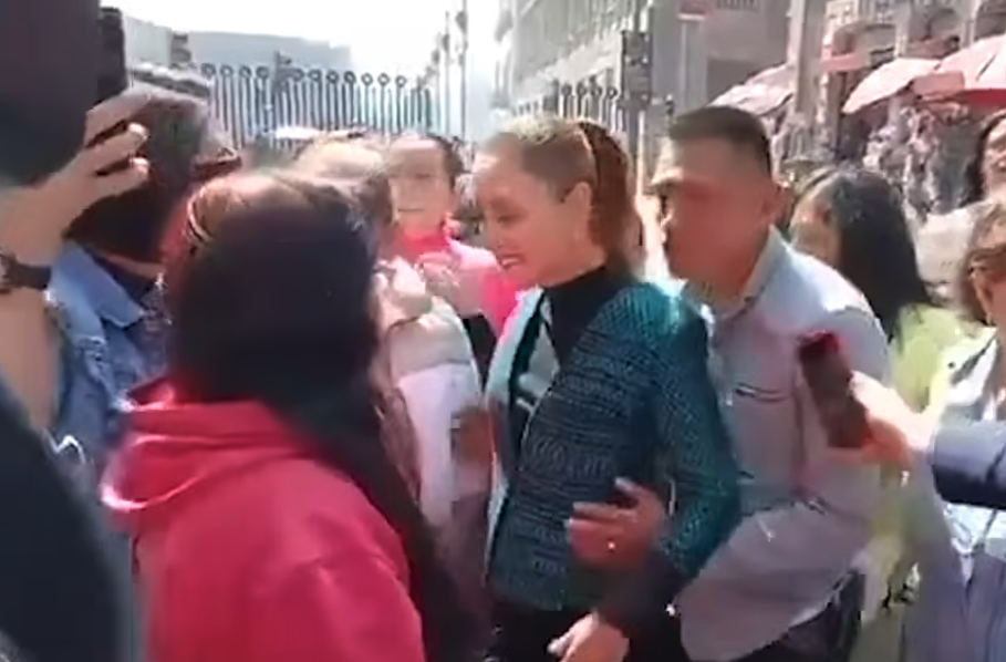 Άνδρας παρενόχλησε σεξουαλικά την πρόεδρο του Μεξικού μπροστά στις κάμερες