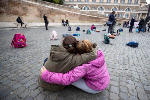 Αρχίζει η εκστρατεία «Χάρισε το σακάκι σου. Χάρισε ζεστασιά»