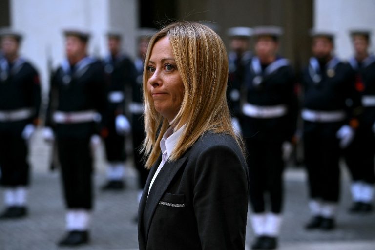 Η Μελόνι απαντά στην αντιπολίτευση για ειδικό φόρο μεγάλων περιουσιών