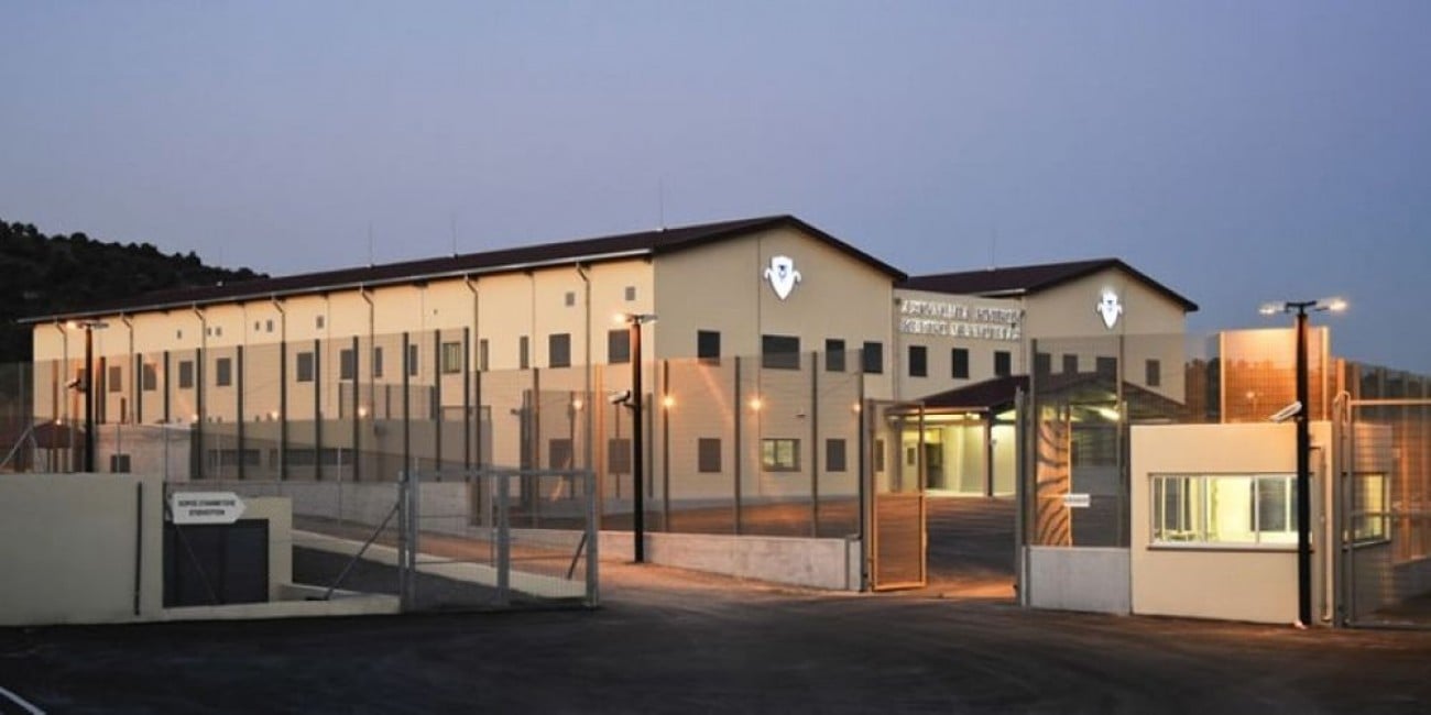 Διέμεναν οικογενειακώς παράνομα στην Κύπρο – Αναζητούμενος έγινε μάρτυρας