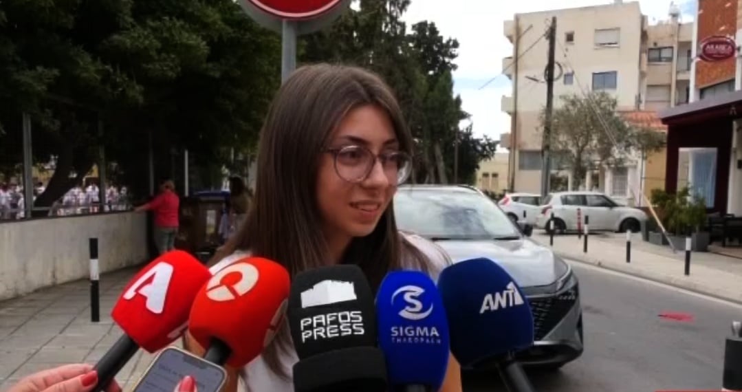 «Ακόμα τρέμω για να καταλάβετε»: Πώς βίωσαν οι πολίτες τον σεισμό (vid)