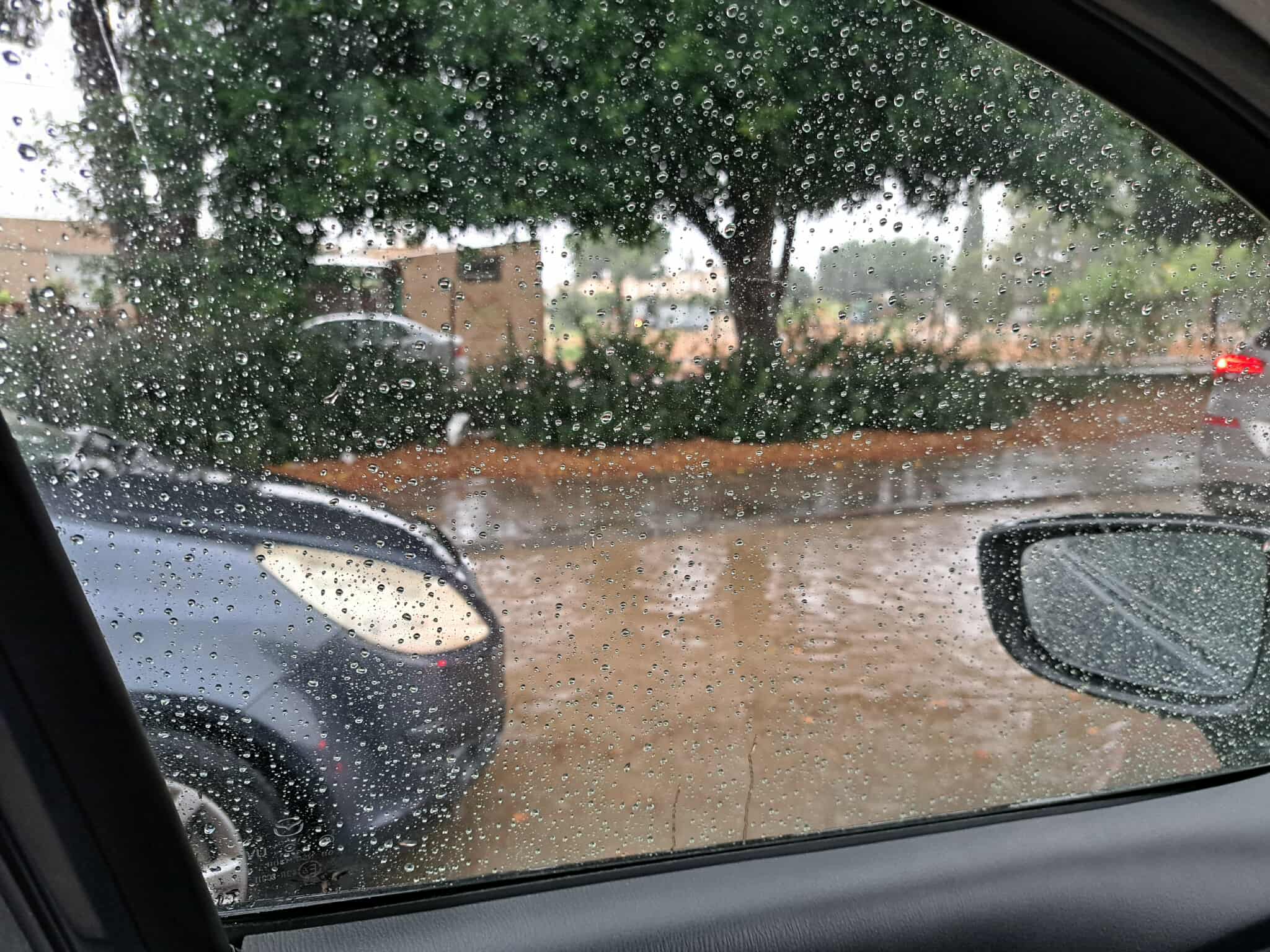 Πάνω από 60 κλήσεις στην Πυροσβεστική-Εγκλωβίστηκαν μαθητές σε λεωφορείο