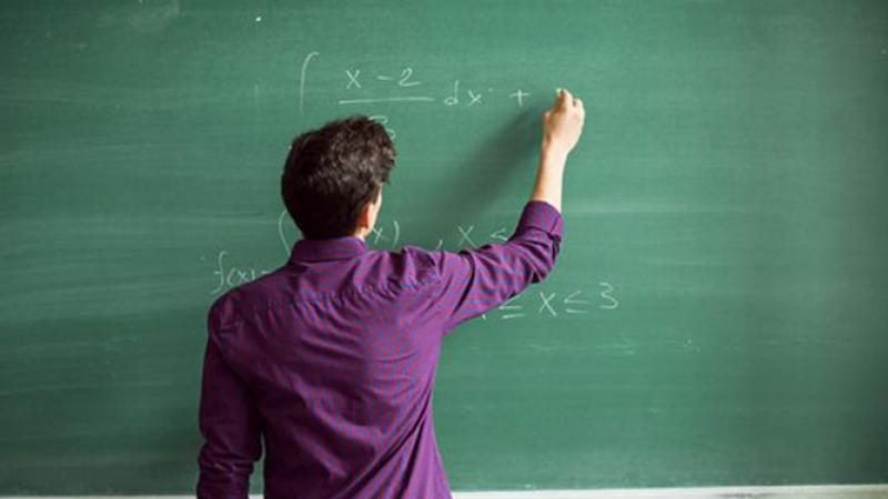 Οι συμβασιούχοι εκπαιδευτικοί και τα ιατροσυμβούλια ενώπιον της Επ. Παιδείας