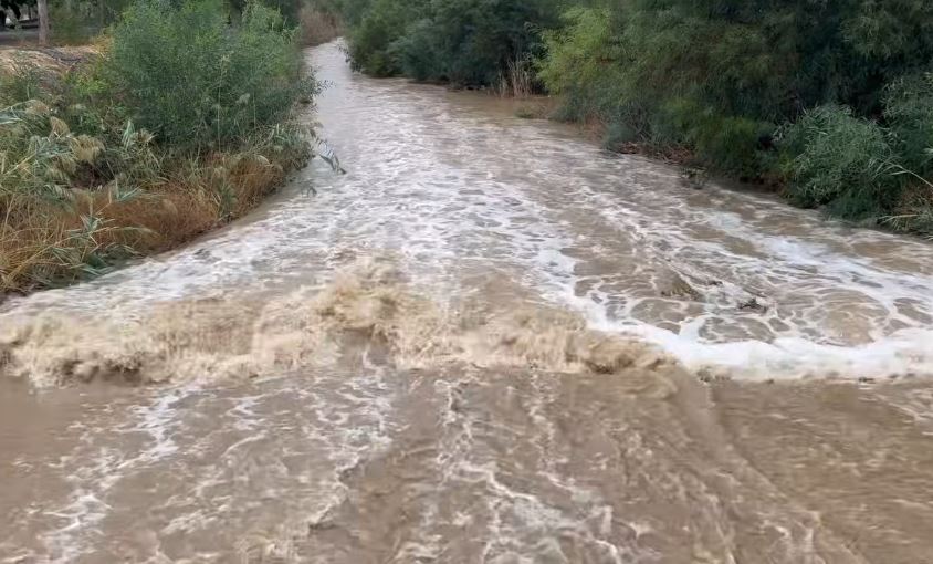 ΒΙΝΤΕΟ: «Κατέβηκε» ο Πεδιαίος μετά τις καταρρακτώδεις βροχές στη Λευκωσία