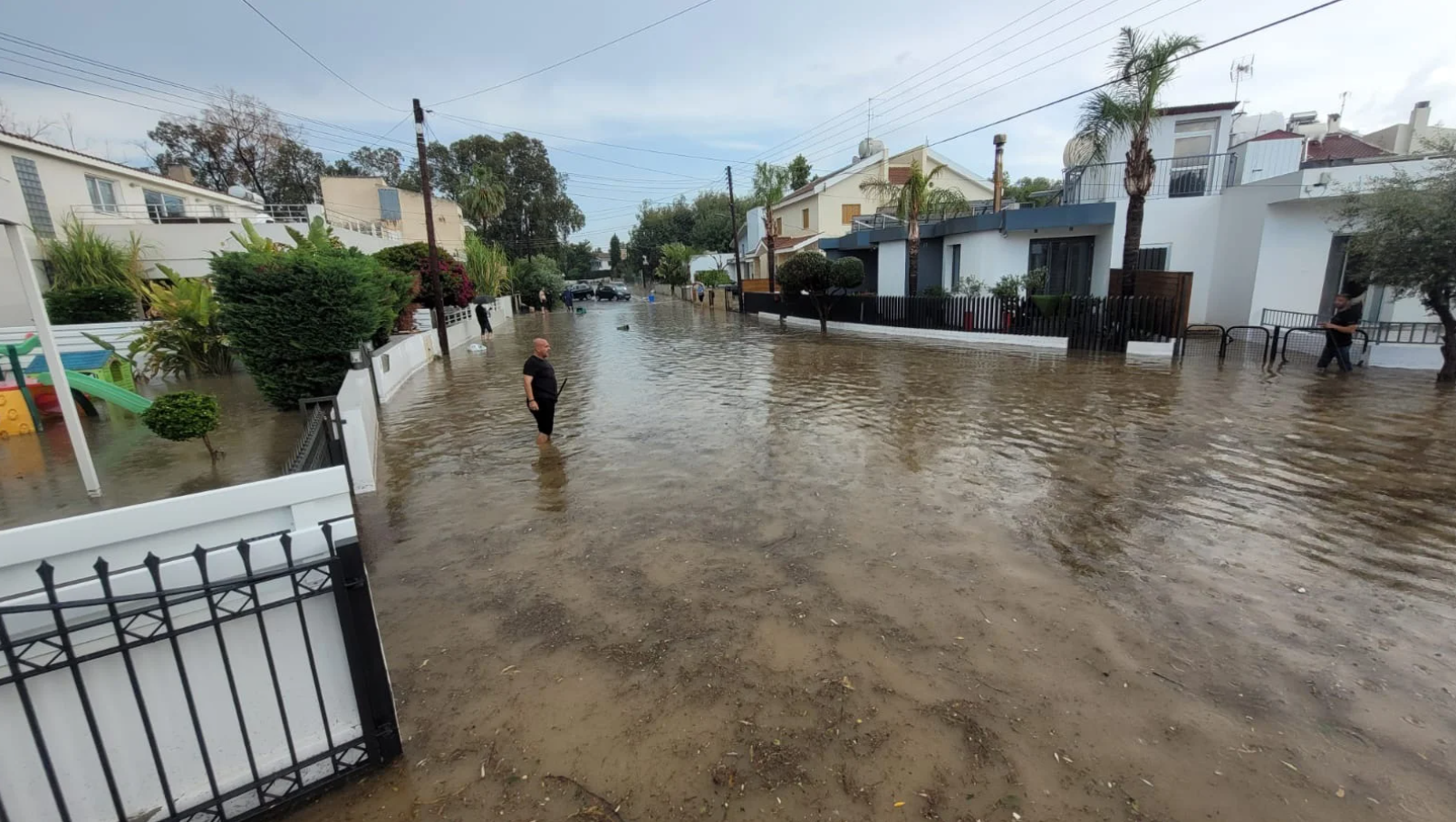 Έτρεχε και δεν έφτανε η Πυροσβεστική: Διασώθηκαν μαθητές και ένα παιδί ΑΜΕΑ