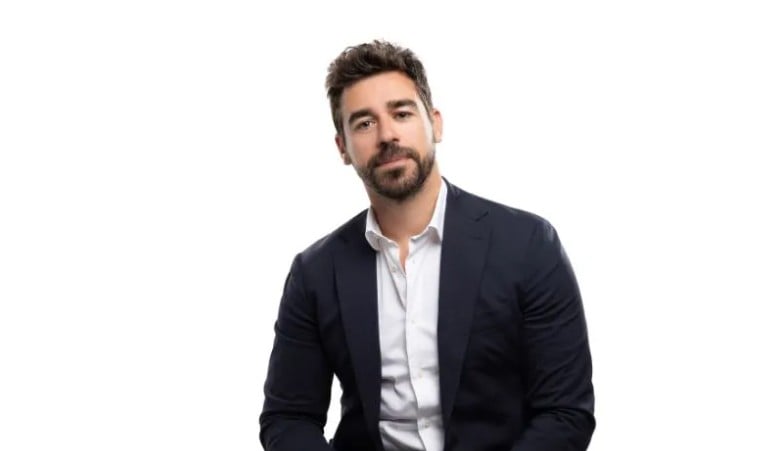 Μην αφήνετε στα παιδιά σας μερίδια σε ακίνητο — Είναι Κατάρα!