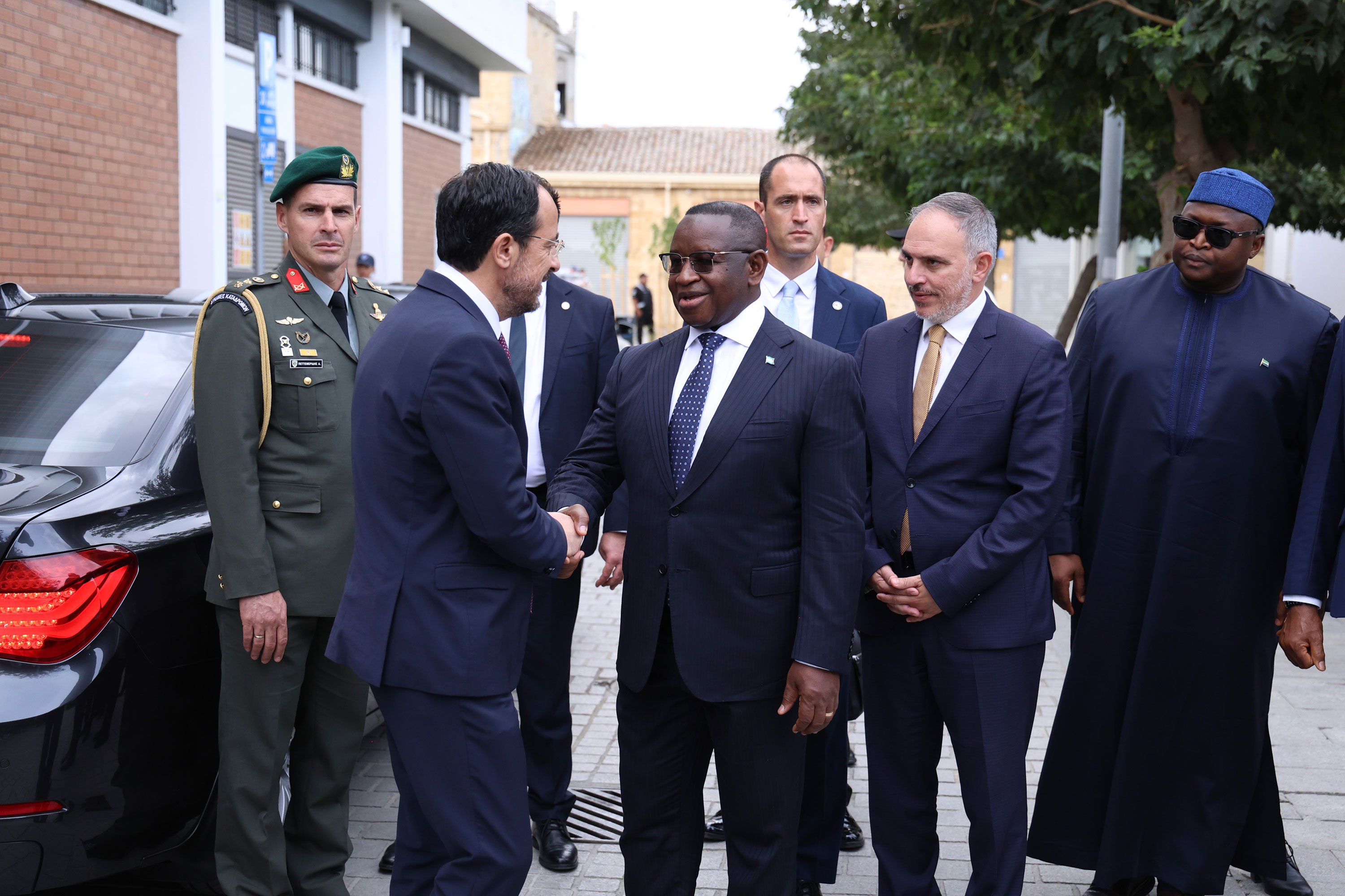 Συνάντηση ΠτΔ-Προέδρου Σιέρα Λεόνε: Διμερείς σχέσεις και πολυμερής συνεργασία