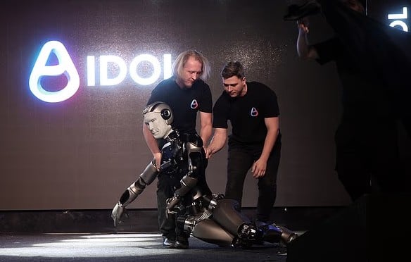 Viral Βίντεο: Ρωσικό ανθρωποειδές ΑΙ καταρρέει κατά την παρουσίασή του»