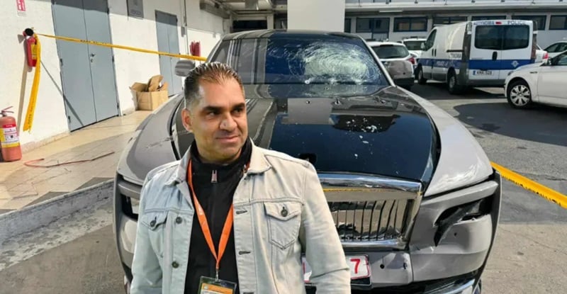 Φόνος Δημοσθένους: H καρναβαλίστικη μάσκα και το καπέλο του Ζορό