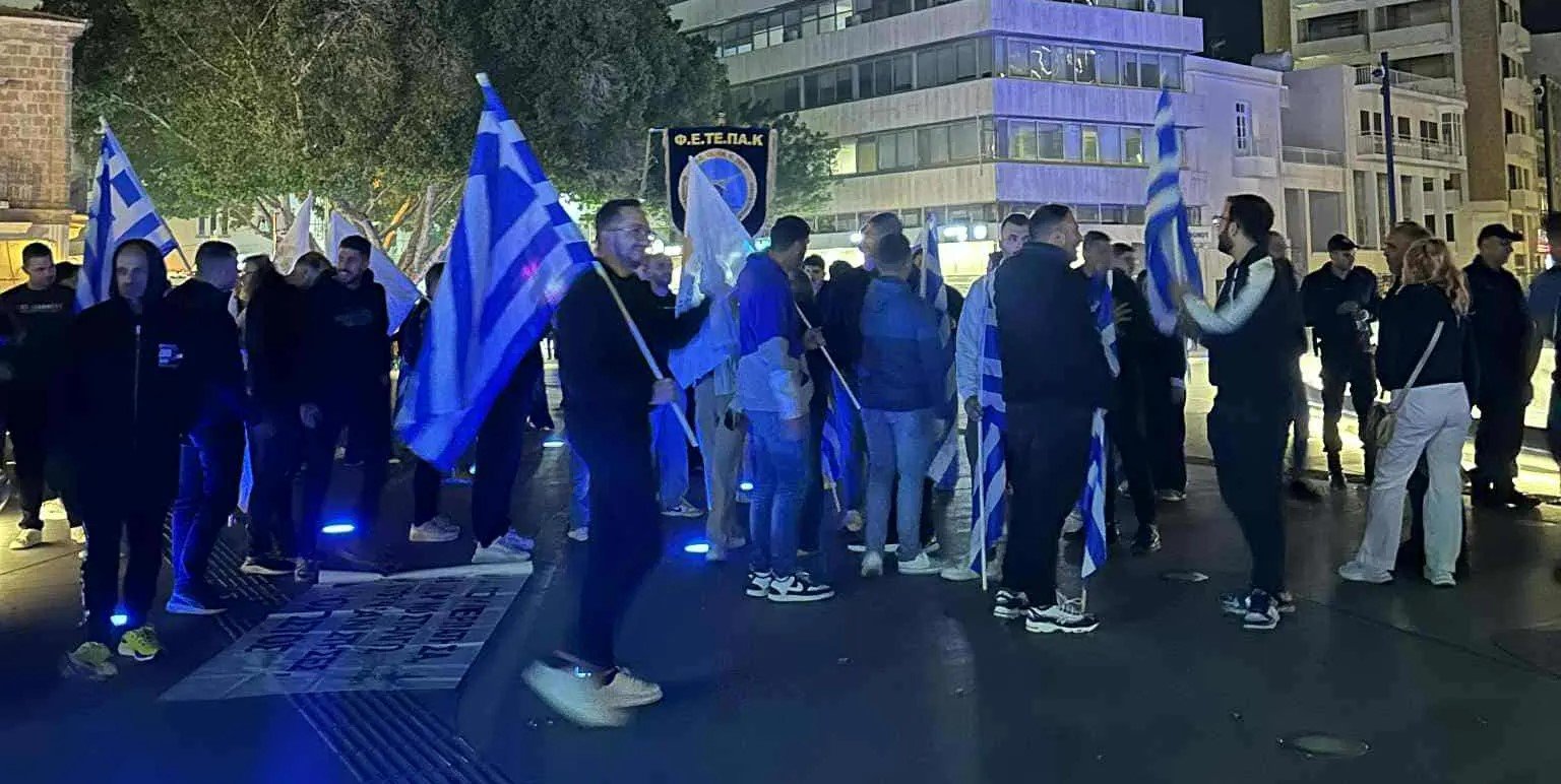 ΠΟΦΕΝ: Φοιτητές καταδίκασαν τα 42 χρόνια ψευδοκράτους στο οδόφραγμα της Λήδρας