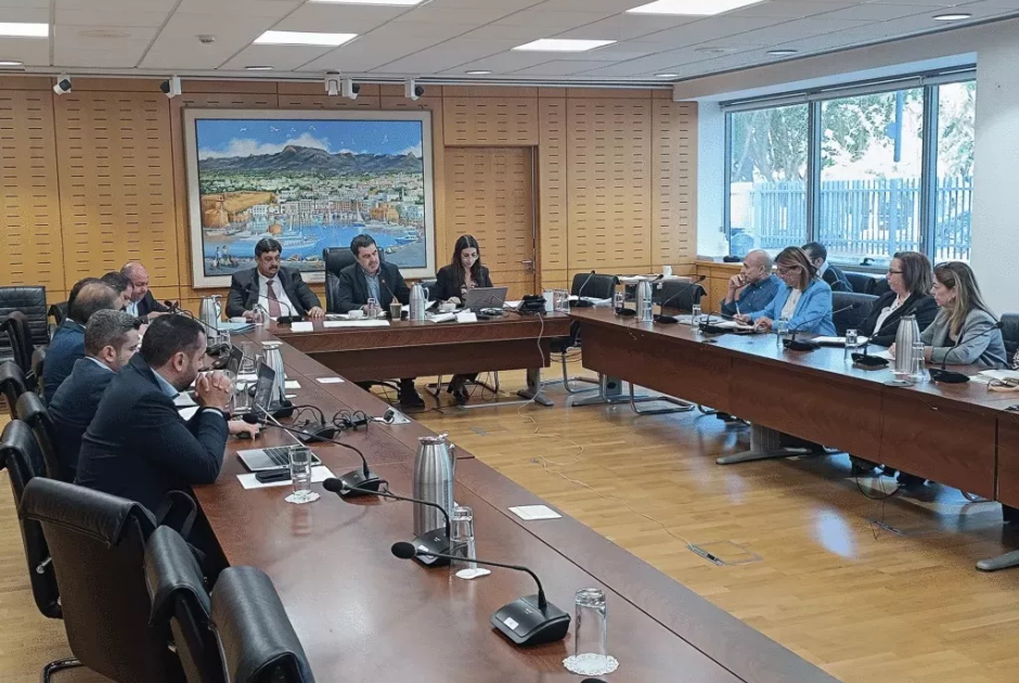 Επ.Παιδείας: Διεργασίες για αλλαγή ώρας της συνεδρίασης την ημέρα της απεργίας