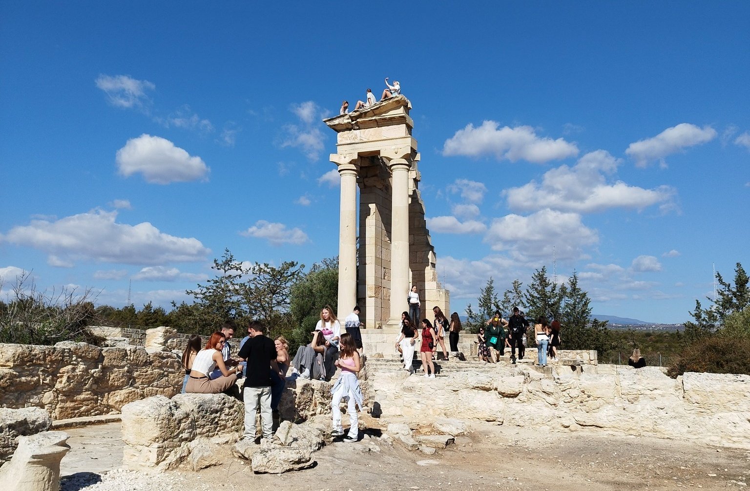 Υφ. Πολιτισμού για μαθητές στο Ιερό του Απόλλωνα: «Έτυχε μια κακή στιγμή»