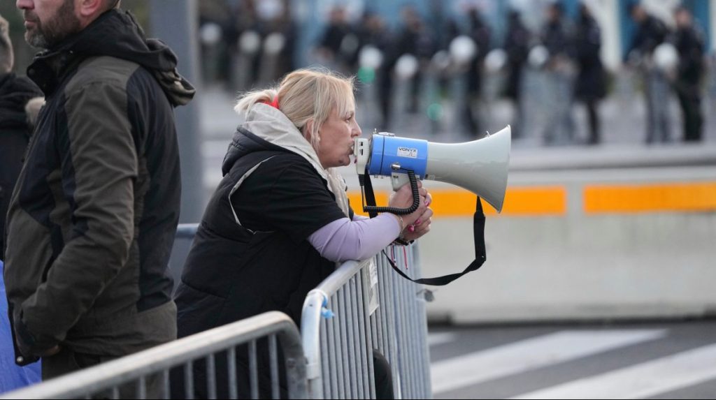 Σερβία: Η Ντίανα Χρκα σταματά την απεργία πείνας και συνεχίζει τον αγώνα