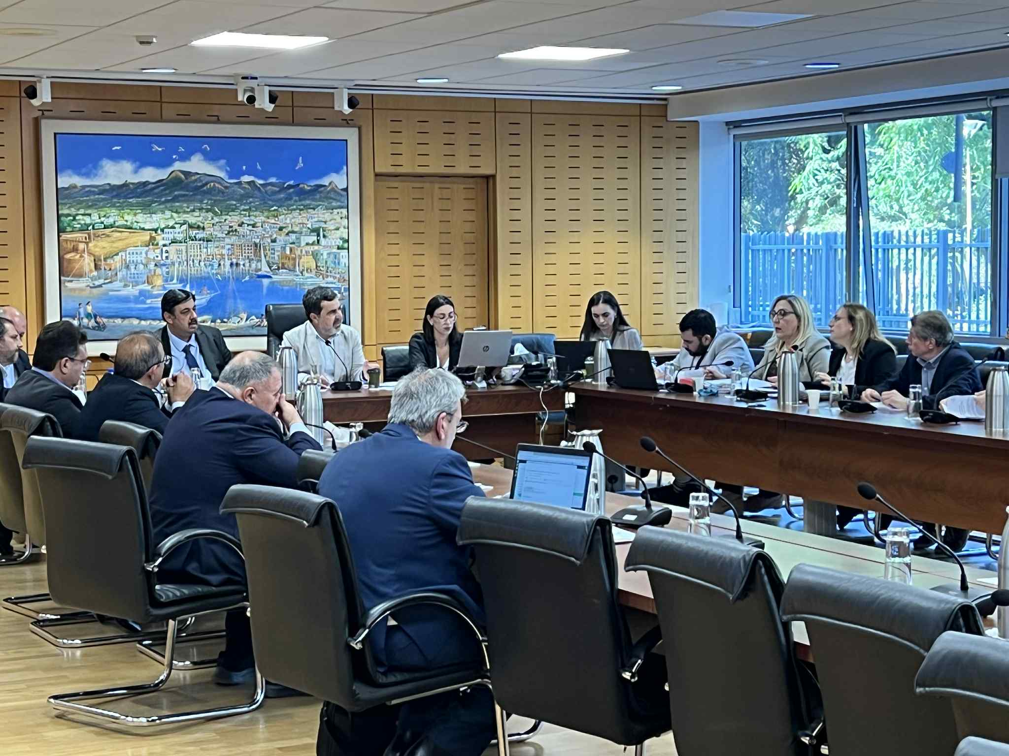 Σε ρόλο πυροσβεστήρα η Βουλή-Κατ’ άρθρο συζήτηση για αξιολόγηση εκπαιδευτικών